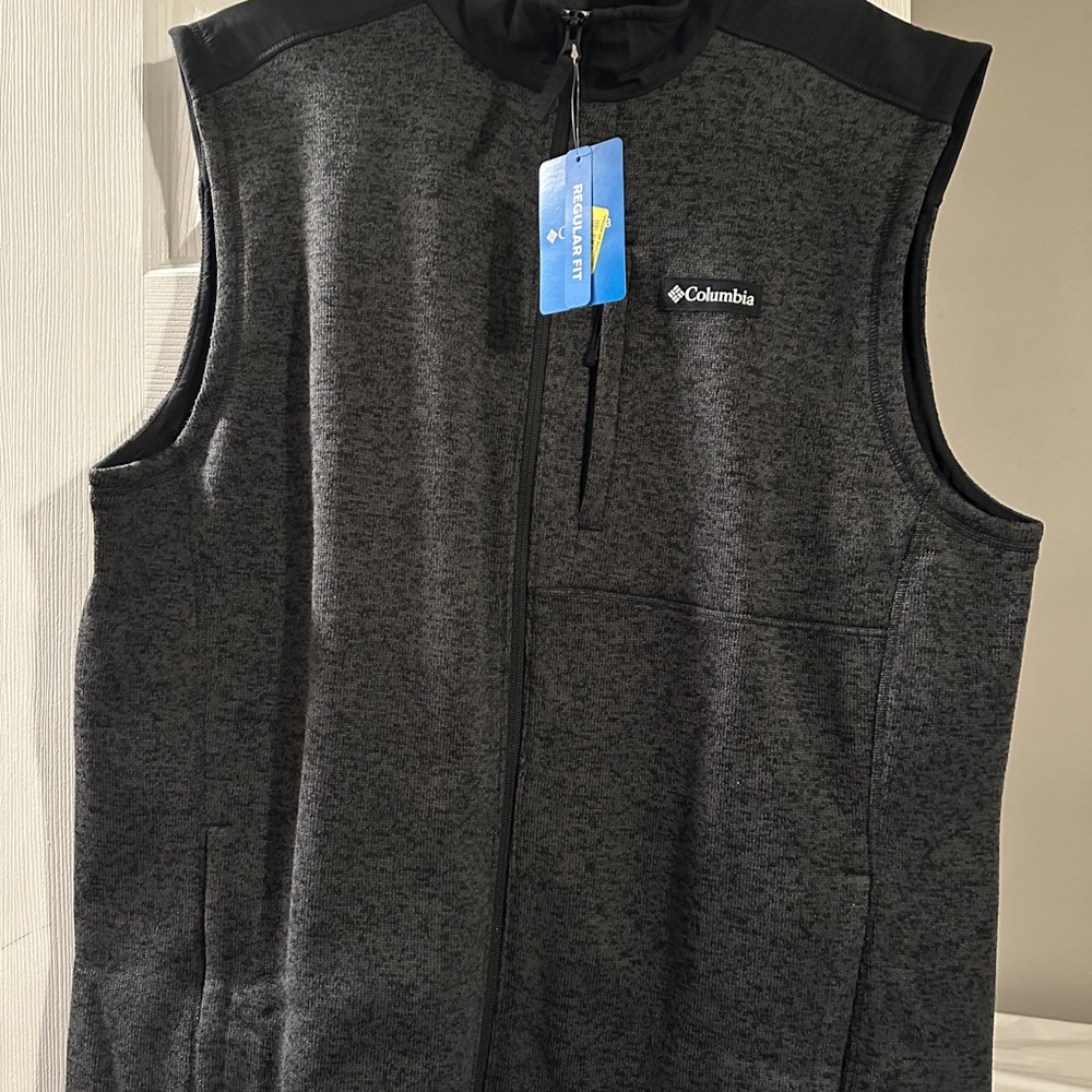 Columbia Men's Gray and Black Vest
